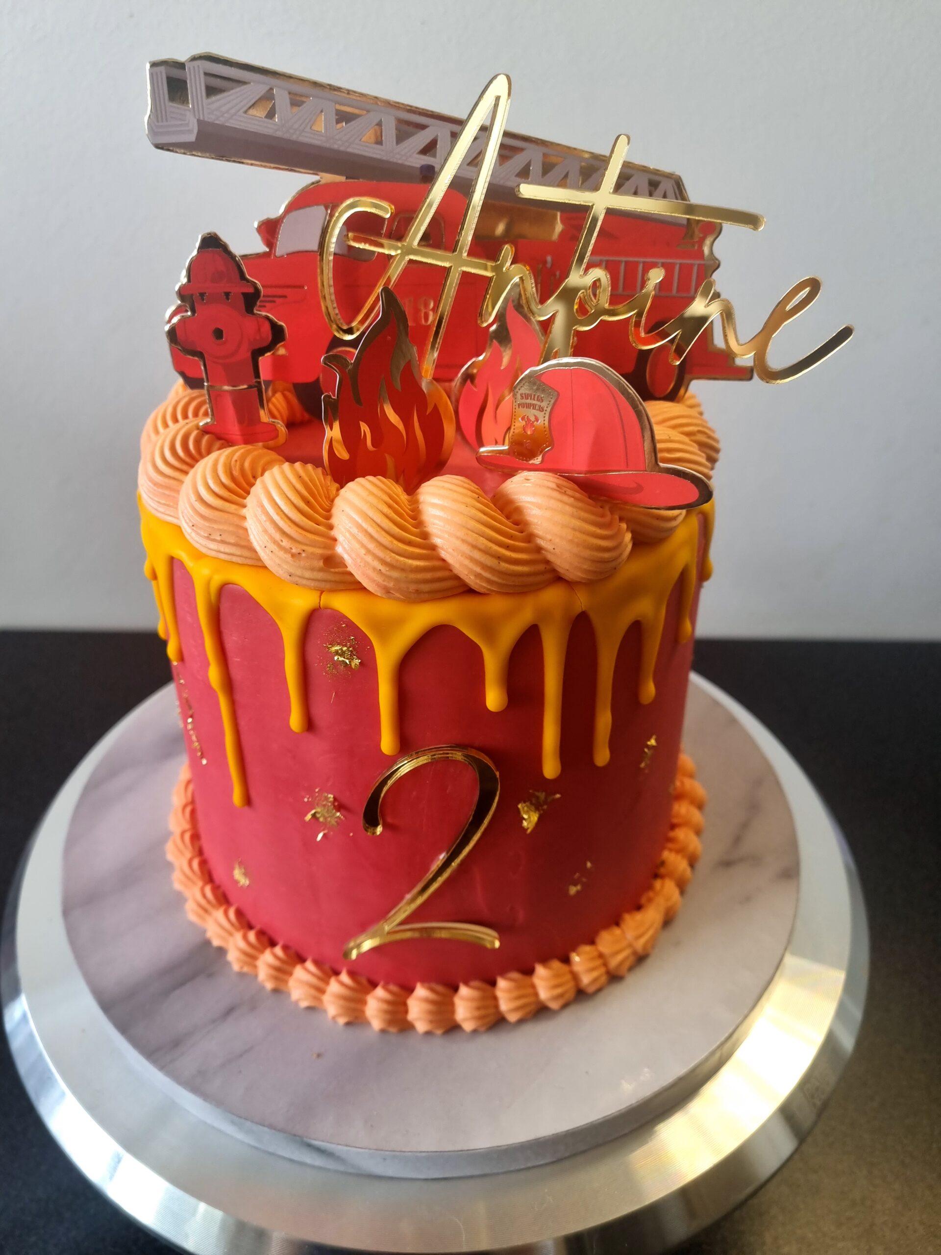 Layer cake theme pompier scaled