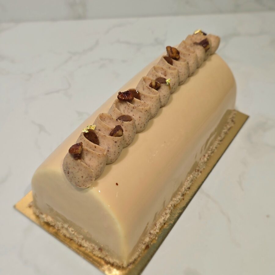 Bûche vanille caramel et noix de pécan